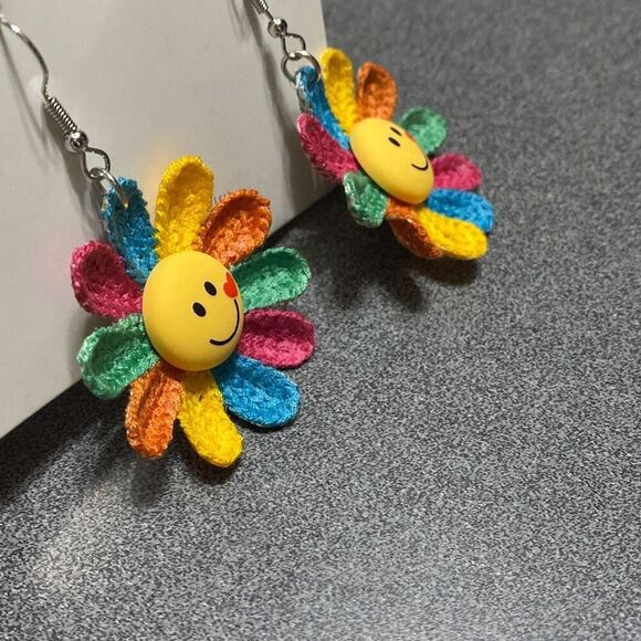 New Smiley Face colorful dangle earrings boho rainbow - Picture 6 of 7